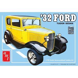 AMT 1932 Ford Tudor Sedan Street Rods Series 1/25 Scale Model Kit  COLLECTIBLES